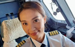 Bóng hồng xinh đẹp trong khoang lái