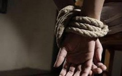 Bố trói tay, bịt mắt con gái trong nhà nghỉ để tạo hiện trường bắt cóc