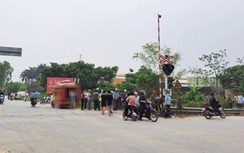 Hải Dương: Va chạm với tàu hỏa, người đàn ông đi xe máy tử vong