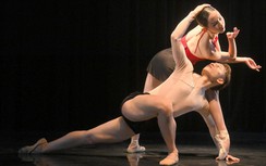 Hậu trường đưa tranh Đông Hồ lên sân khấu ballet