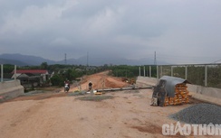 Dân cản trở thi công nhánh nút giao cao tốc Cam Lộ - La Sơn