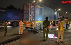 Video TNGT 15/3: Tông vào đuôi xe container, một nam thanh niên tử vong