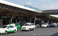 An ninh sân bay Tân Sơn Nhất "tóm gọn" tài xế taxi "chặt chém" khách Nhật