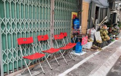 Cận cảnh những vạch kẻ sơn kỳ lạ khiến vỉa hè Hà Nội chỉ còn 1 gang tay