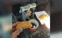 Phi công bị đình chỉ vì uống cà phê trong buồng lái