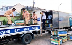 CSGT phát hiện gần 600kg tôm chứa tạp chất từ Bạc Liêu đi Cà Mau tiêu thụ