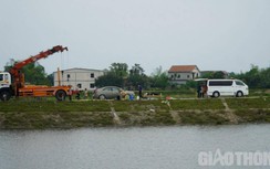 Trục vớt ô tô dưới sông phát hiện thi thể người đàn ông