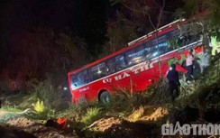 Tai nạn xe khách ở Hòa Bình, 1 người tử vong, 12 người bị thương