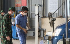 Kiểm định viên quân sự sẵn sàng tăng ca, làm thêm giờ cùng đăng kiểm viên
