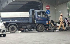 Video TNGT 23/3: Cụ ông 80 tuổi tử vong sau khi bị xe tải tông trúng