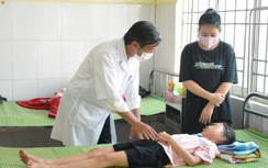 Xác định 4 người lạ phát bóng bay khiến 31 học sinh ngộ độc