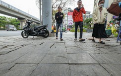 Vỉa hè nhanh chóng nứt toác, Hà Nội vẫn chưa có hướng khắc phục triệt để