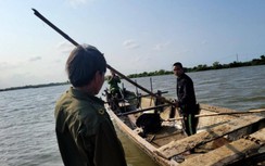 Bắt "cát tặc" đánh công an viên ở Huế khâu 3 mũi