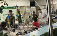 Học sinh Tiểu học Kim Giang nghi bị ngộ độc thực phẩm được điều trị ra sao?