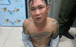 Vợ bị giật dây chuyền, chồng làm “Lục Vân Tiên” đạp ngã hai tên cướp