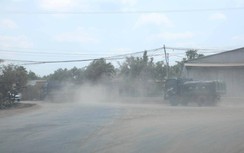 Xe chở cát hoành hành, người dân Long An khổ sở vì sống chung với bụi