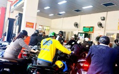 Giá xăng dầu hôm nay 30/3: Bất ngờ đỏ sàn