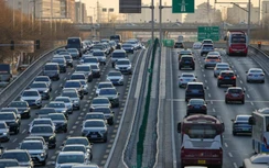 Hãng xe Trung Quốc tung hệ thống trợ lái mạnh ngang hệ thống của Tesla