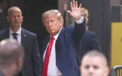 Cận cảnh cựu Tổng thống Mỹ Donald Trump tới New York, chuẩn bị ra tòa