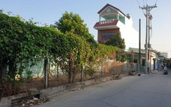 Cán bộ về hưu hứa tự tháo dỡ hàng rào chiếm hành lang QL91B