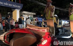 Cận cảnh hiện trường ô tô tải tông hàng loạt xe máy ở Quảng Ngãi