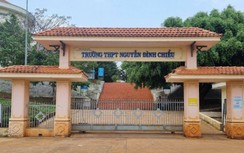 Bắt hiệu trưởng trường cấp 3 để điều tra về tội tham ô tài sản