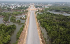Video: Cao tốc Bến Lức - Long Thành chờ ngày tái khởi động