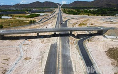 Ngắm cung đường tuyệt đẹp trên cao tốc Vĩnh Hảo - Phan Thiết sắp về đích