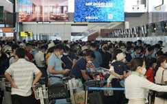 Thí điểm dùng căn cước gắn chíp xác thực khách tại sân bay Nội Bài