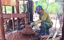 Những người hồi sinh nghề đục đá dưới chân núi Sơn Đào