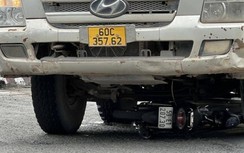 Video TNGT 15/4: Xe ben cán tử vong người phụ nữ đi xe máy lúc vào cua