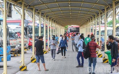 Video: Khách qua các bến xe Hà Nội tăng tới 300% dịp lễ 30/4