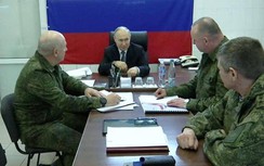 Tổng thống Nga bất ngờ tới Kherson, Lugansk