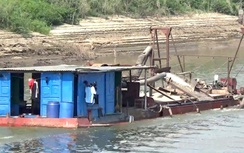 Doanh nghiệp dùng tàu không đăng kiểm nạo vét thủy điện