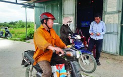 Chuyện 5 lão nông vay tiền làm cầu phao BOT