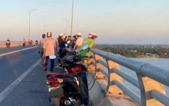 Để lại giấy tờ, nam thanh niên nhảy cầu Mỹ Lợi mất tích