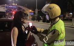 Thấy CSGT, "ma men" lánh vào quán nhậu vẫn không thoát