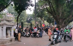 Hà Nội cho phép xe máy đi hai chiều trên đường Quốc Tử Giám