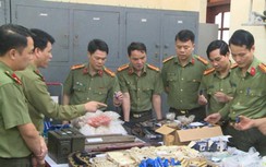 Bắt quả tang 50 công nhân đang nhồi thuốc nổ khoan đá