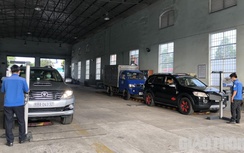 Nhiều trung tâm đăng kiểm vẫn tất bật trong ngày đầu cả nước nghỉ lễ 30/4
