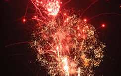 Mãn nhãn với màn pháo hoa tưng bừng trong đêm 30/4 tại TP.HCM