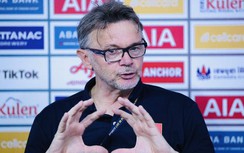 Thắng Lào, HLV Troussier đáp trả bất ngờ khi được nhắc tới thầy Park