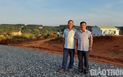 Cựu binh già hiến đất xây trường, bỏ tiền túi làm đường giúp dân