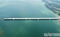 Cầu vượt hồ dài nhất trên cao tốc Bắc - Nam đang dần hình thành
