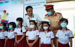 HEAD Sơn Minh trao tặng 815 MBH cho học sinh trường Tiểu học Kim Đồng