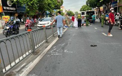 Xe máy va vào dải phân cách, thanh niên văng 20m, tử vong tại chỗ