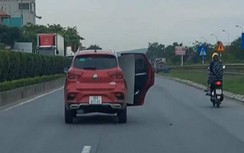 Nữ tài xế mở cửa ô tô chạy trên QL1A bị phạt 7,4 triệu, tước GPLX 2 tháng