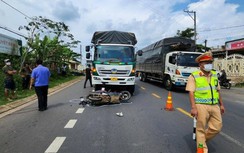 Video TNGT 18/5: Tông trực diện xe tải, người đi xe máy tử vong tại chỗ