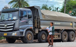 Đắk Lắk: CSGT bận xử lý xe máy, quên xe dấu hiệu quá tải?