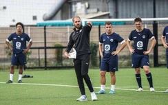 Ngã ngửa trước lý do HLV của Quang Hải bị Liên đoàn Bóng đá Pháp điều tra